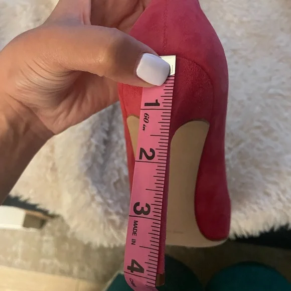 NEW Manolo Blahnik pumps - Picture 3 of 6